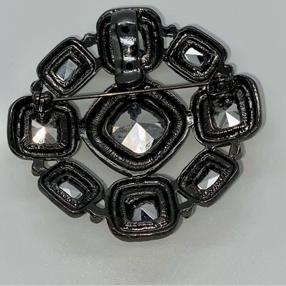 CHICO’S Triple Chain Convertible Necklace - Picture 6 of 11